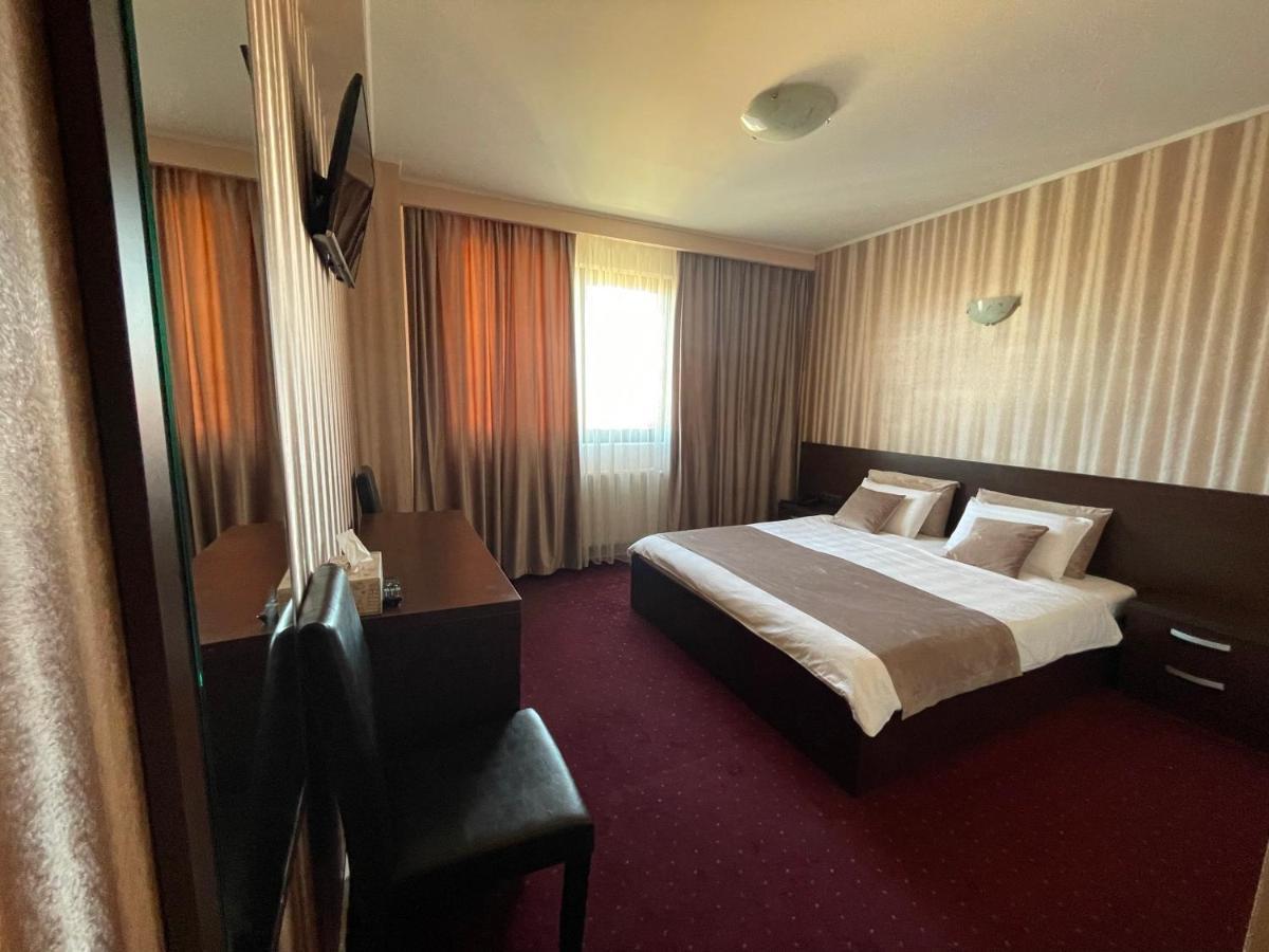 Hotel Athos Voluntari Экстерьер фото