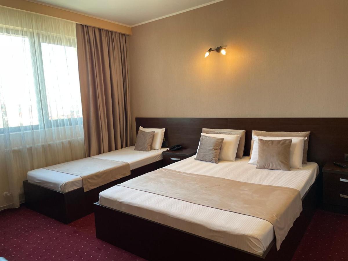 Hotel Athos Voluntari Экстерьер фото