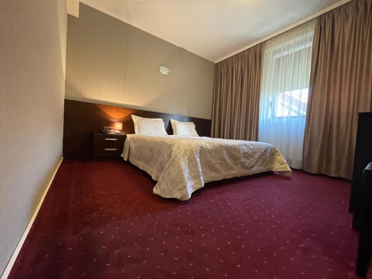 Hotel Athos Voluntari Экстерьер фото