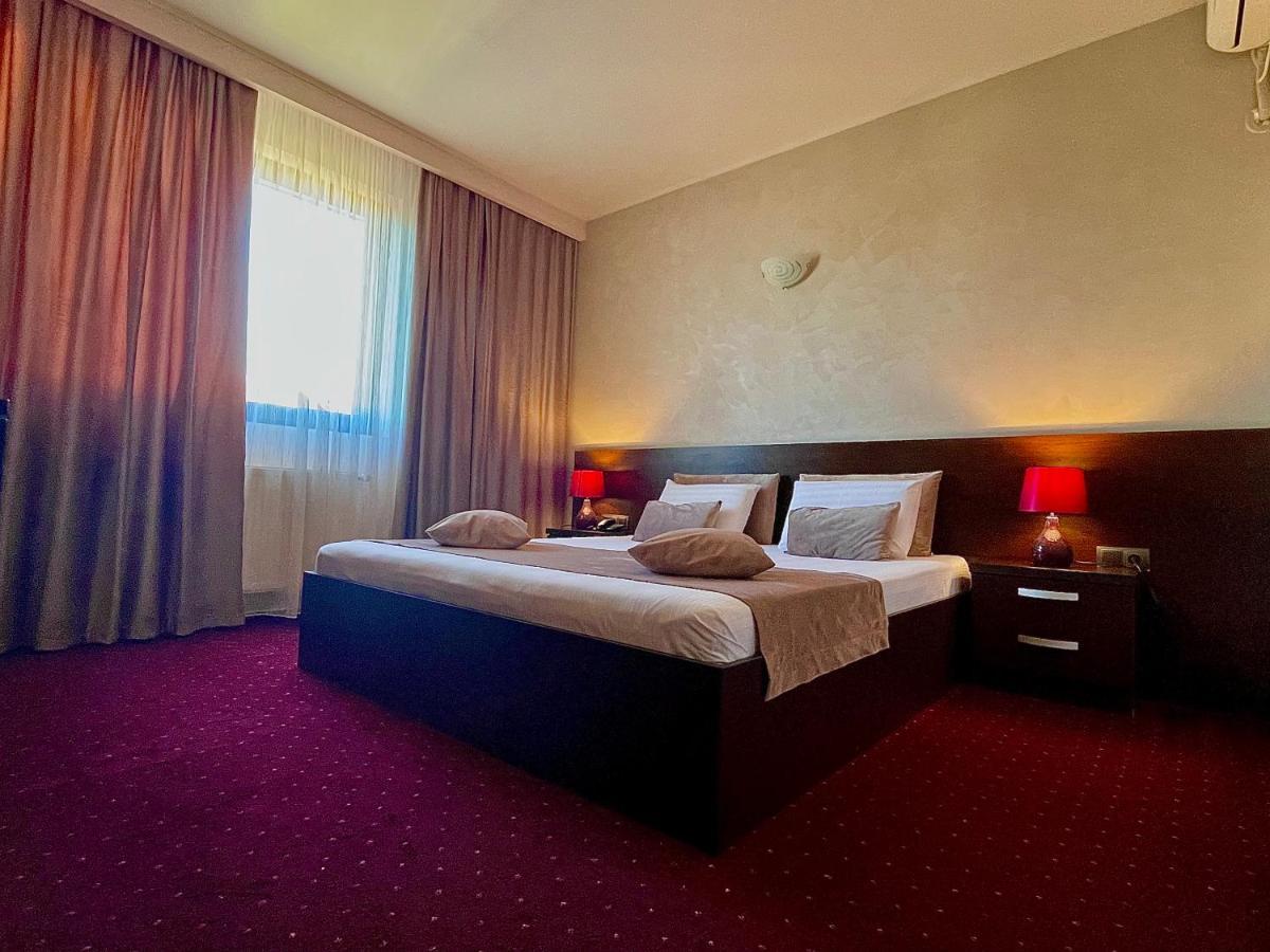 Hotel Athos Voluntari Экстерьер фото