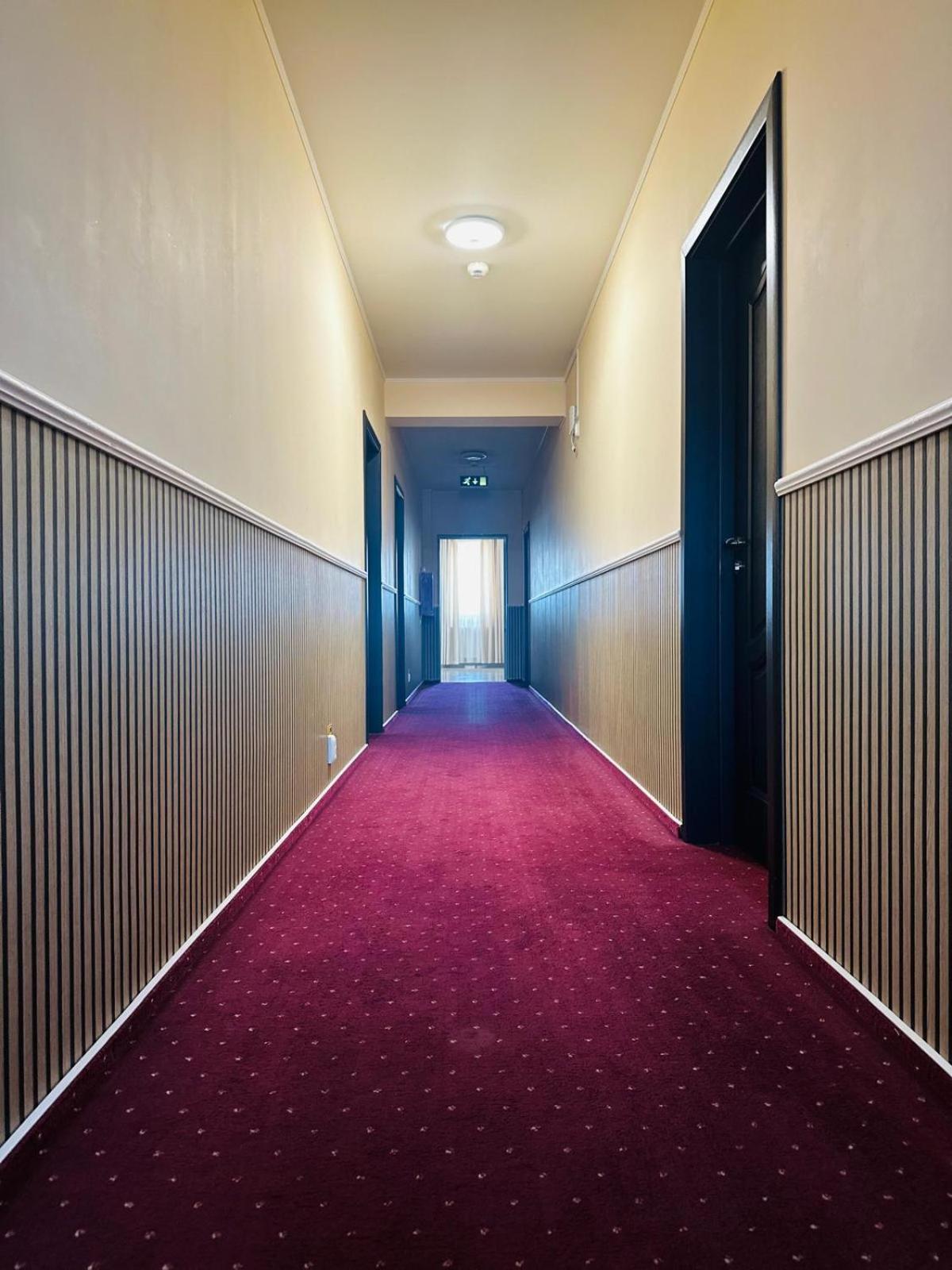 Hotel Athos Voluntari Экстерьер фото